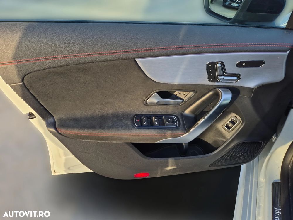 Mercedes-Benz CLA 250 e 8G-DCT AMG Line - 10