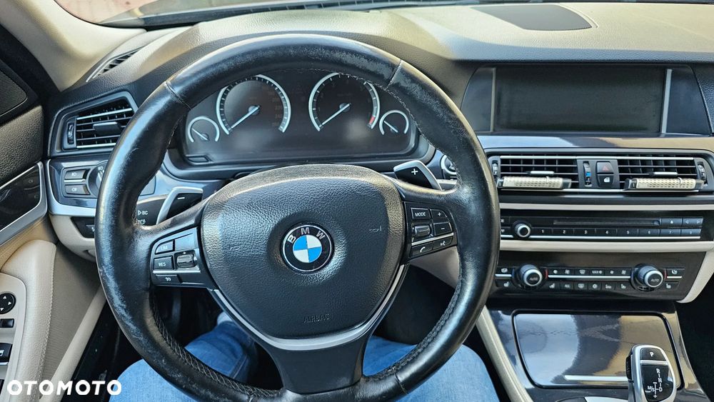 BMW Seria 5 535i xDrive Modern Line - 36