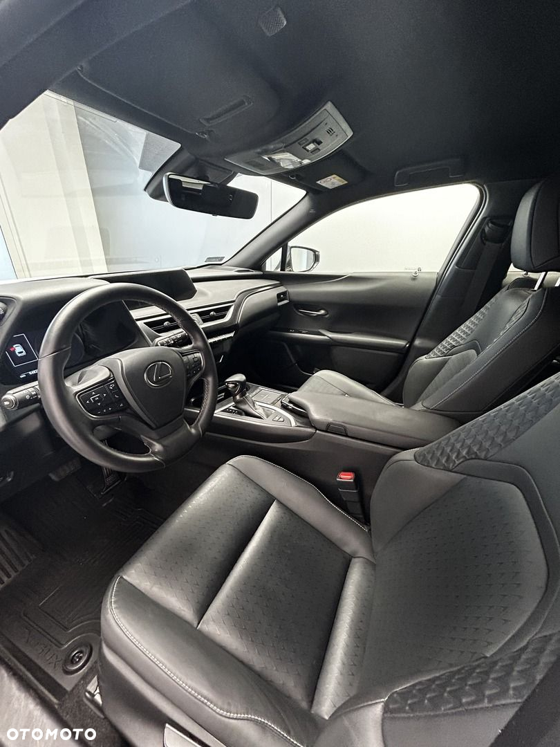 Lexus UX 250h GPF F Impression 2WD - 8