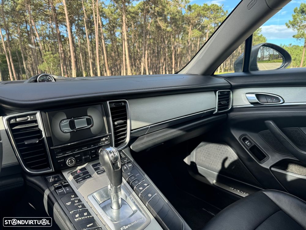 Porsche Panamera Platinum Edition - 9