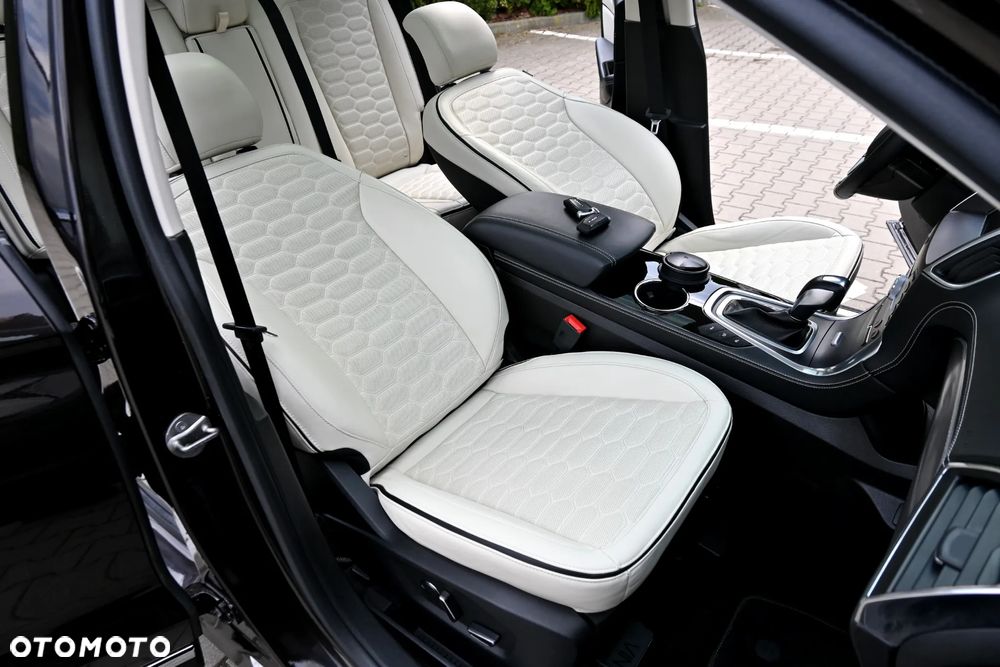 Ford Edge 2.0 TDCi Bi-Turbo 4x4 Vignale - 30