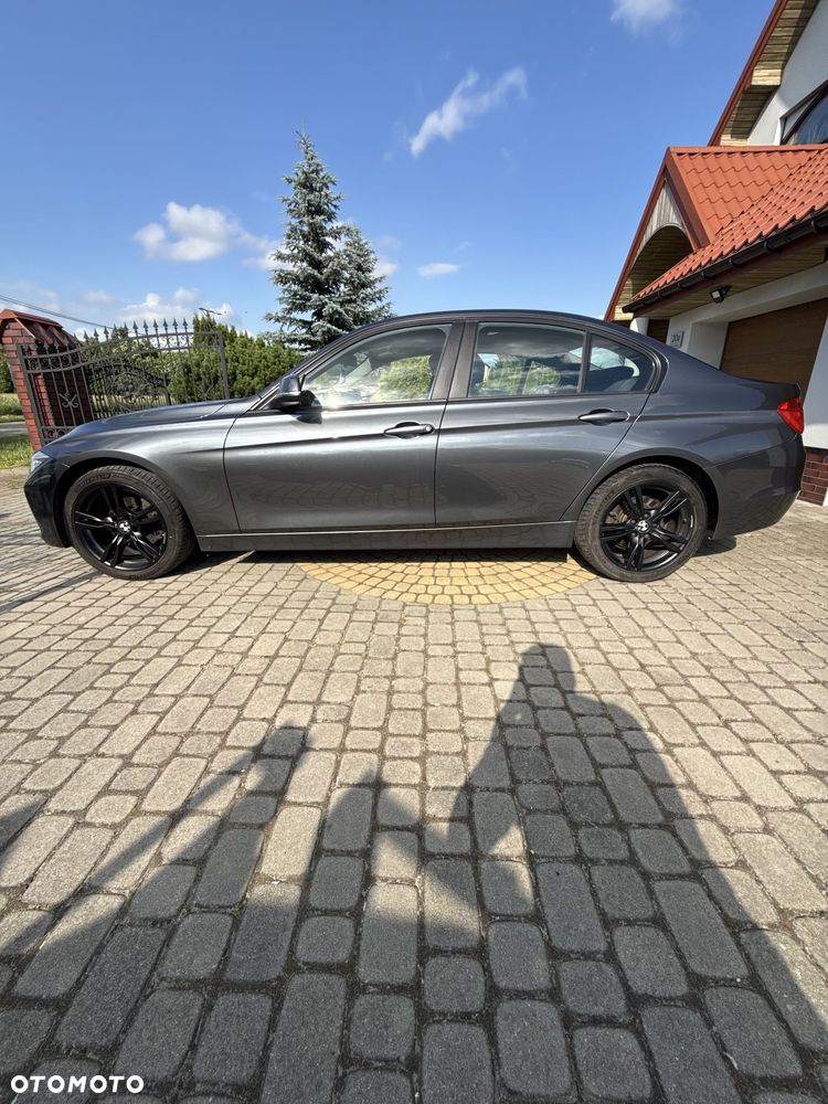 BMW Seria 3 318d - 4