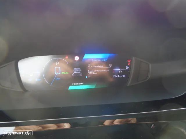 Peugeot 408 1.6 Hybrid Allure Pack e-EAT8 - 9
