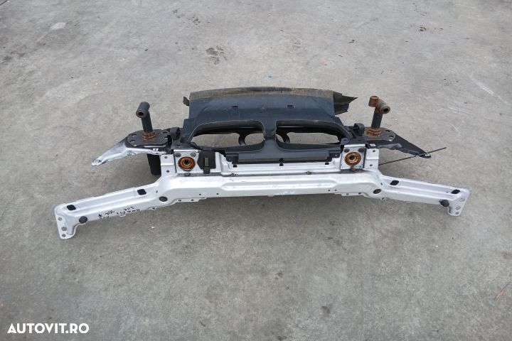 Trager / Calandru 8211467 8202832 8211467 8202832 BMW Seria 3 E46 [fa - 2