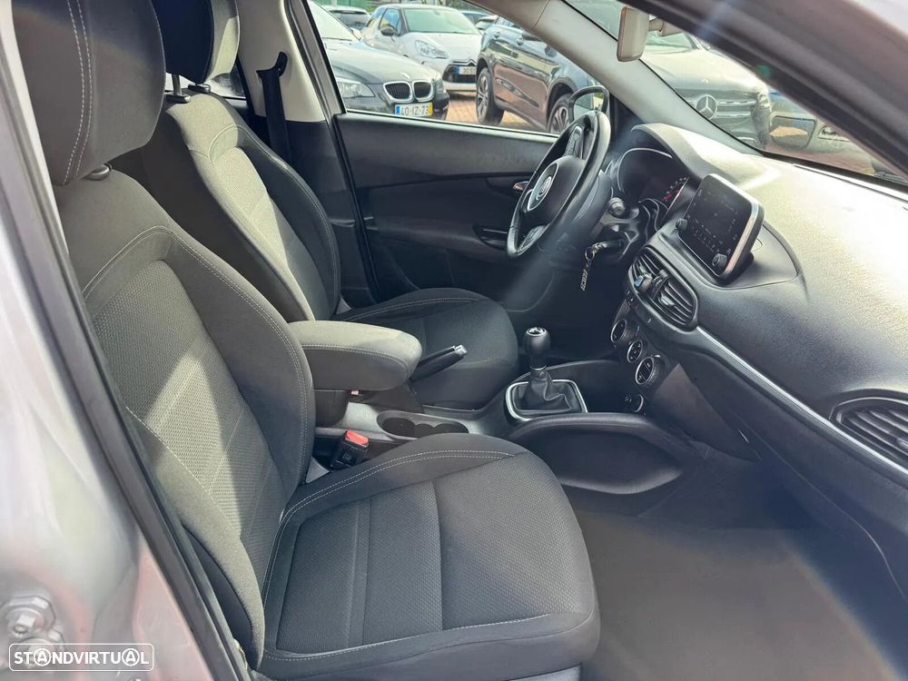 Fiat Tipo Station Wagon 1.3 M-Jet Lounge J17 - 23