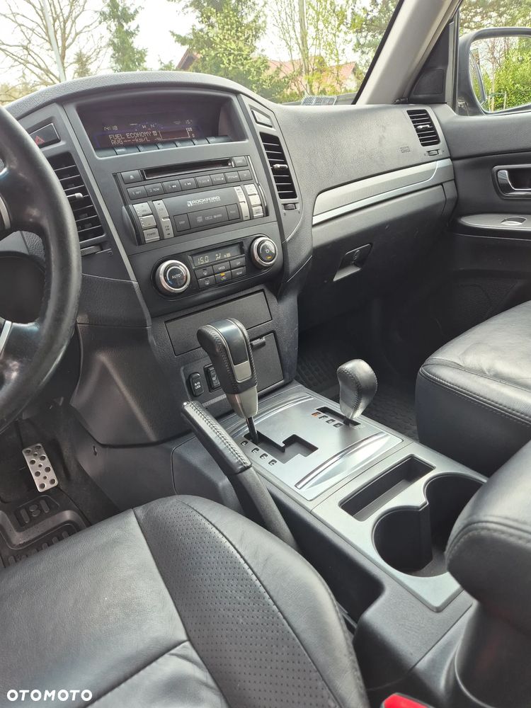 Mitsubishi Pajero 3.2 DID Invite - 11