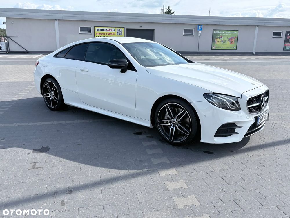 Mercedes-Benz Klasa E 300 9G-TRONIC - 9