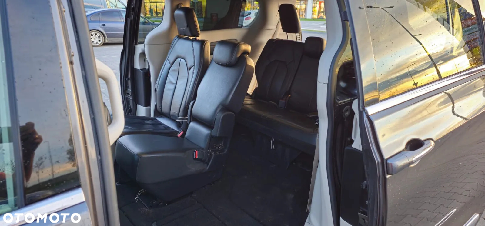 Chrysler Pacifica - 18