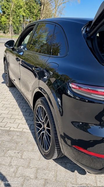 Porsche Cayenne - 2