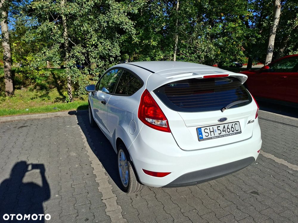 Ford Fiesta 1.25 Ambiente - 2