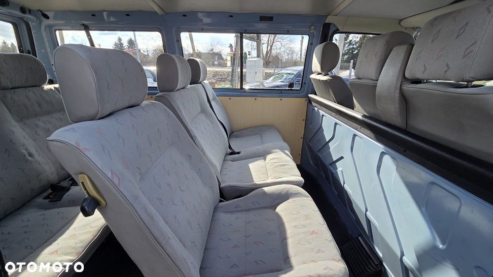 Volkswagen Transporter - 8