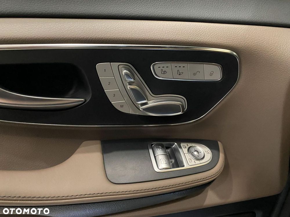 Mercedes-Benz Klasa V - 15