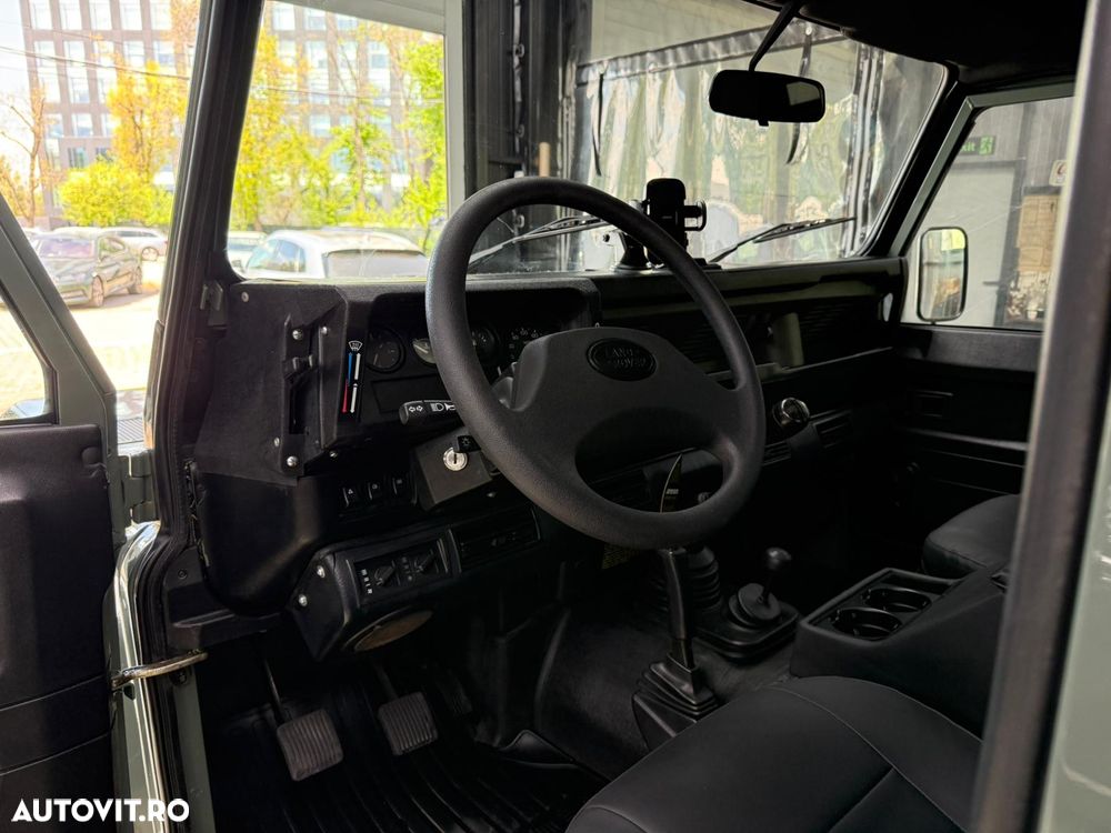 Land Rover Defender - 11
