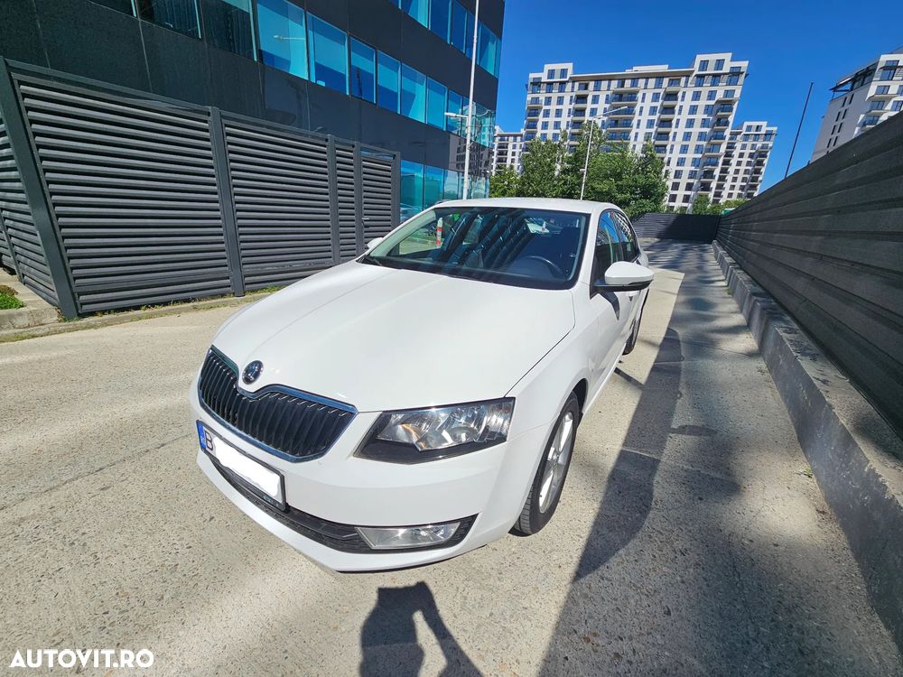 Skoda Octavia 1.6 TDI AMBITION - 8