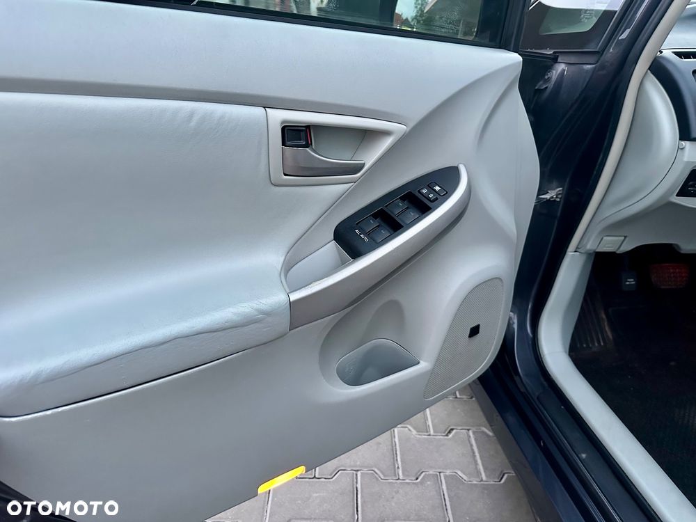 Toyota Prius 1.8 HSD Premium - 21