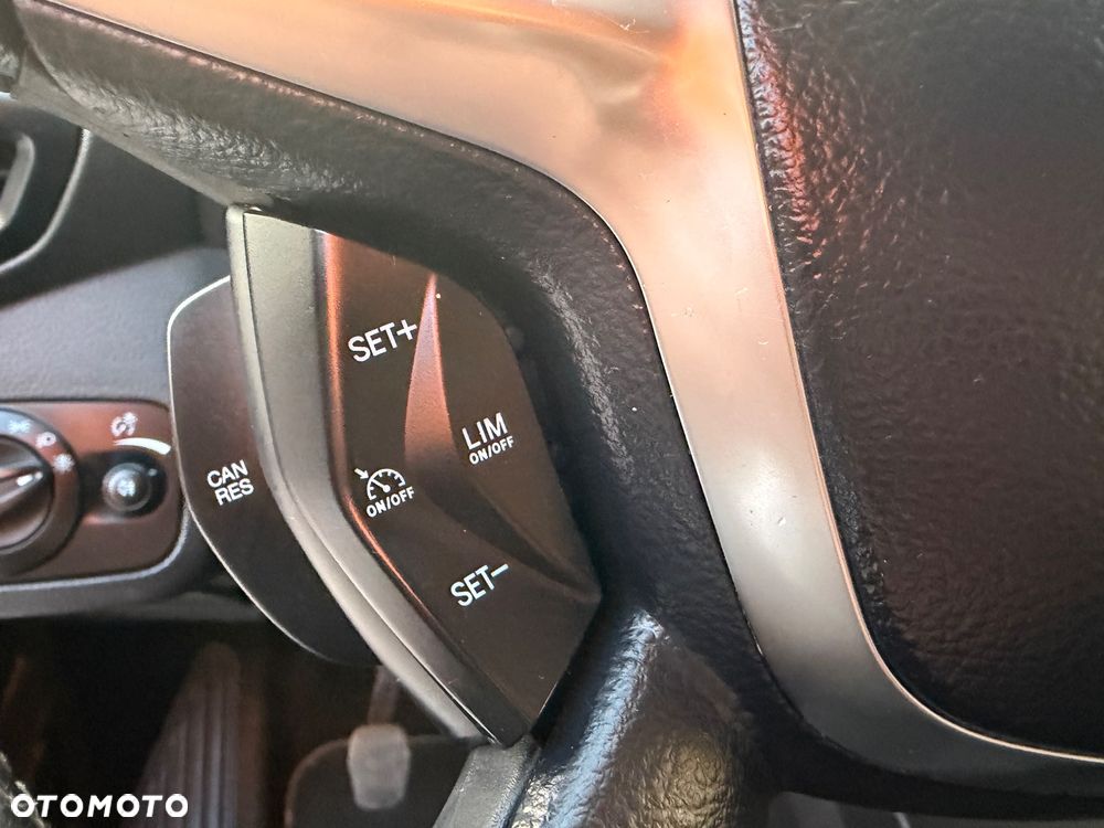 Ford Kuga 1.5 EcoBoost FWD Edition ASS MMT6 - 25