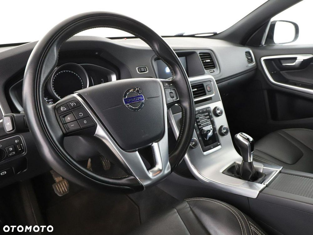 Volvo V60 D2 Linje Svart - 15