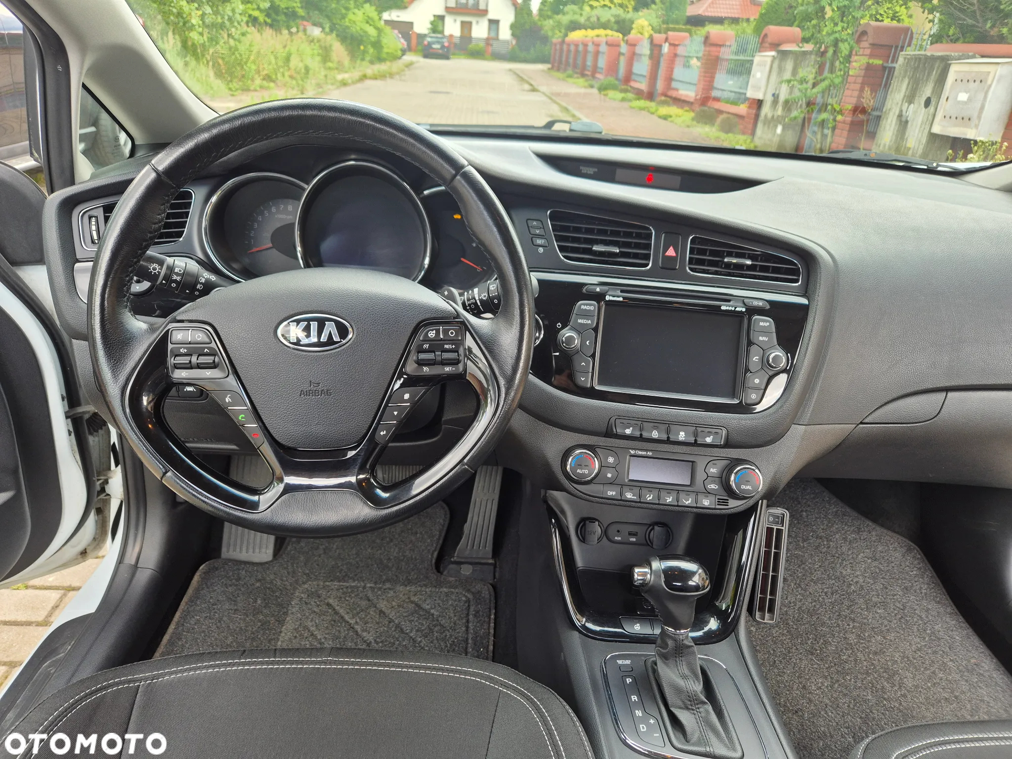 Kia Ceed - 4