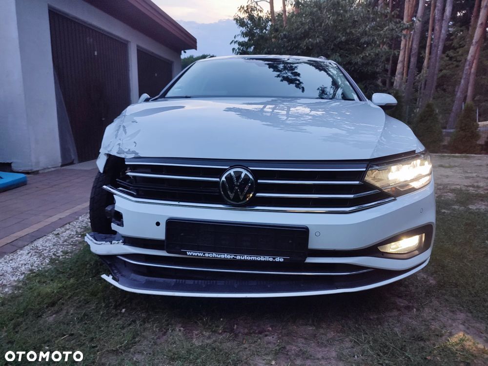 Volkswagen Passat Variant 2.0 TDI SCR DSG Elegance - 2