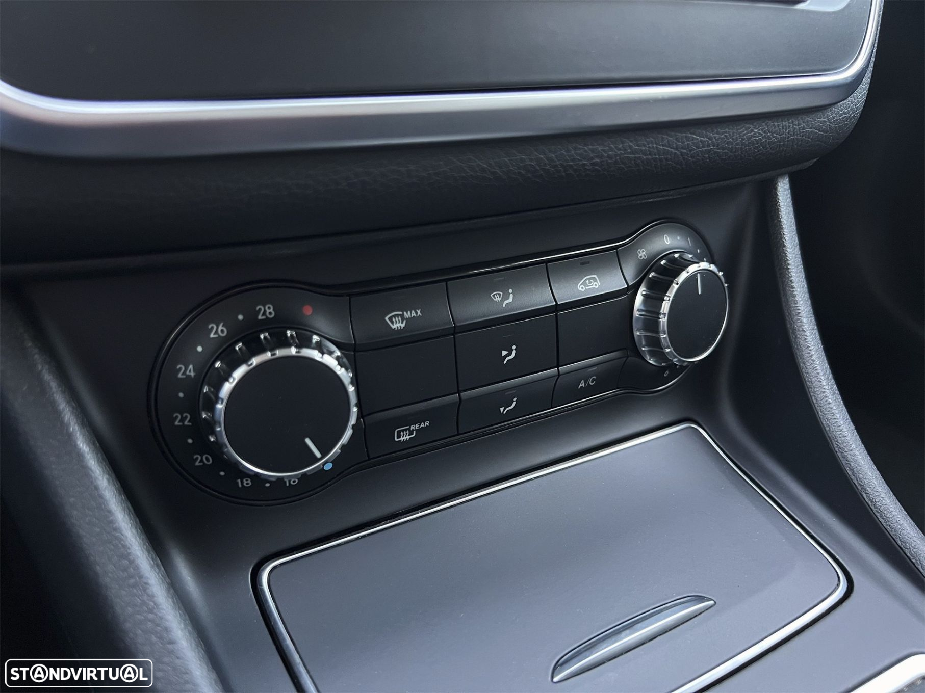 Mercedes-Benz CLA 180 d Urban - 24
