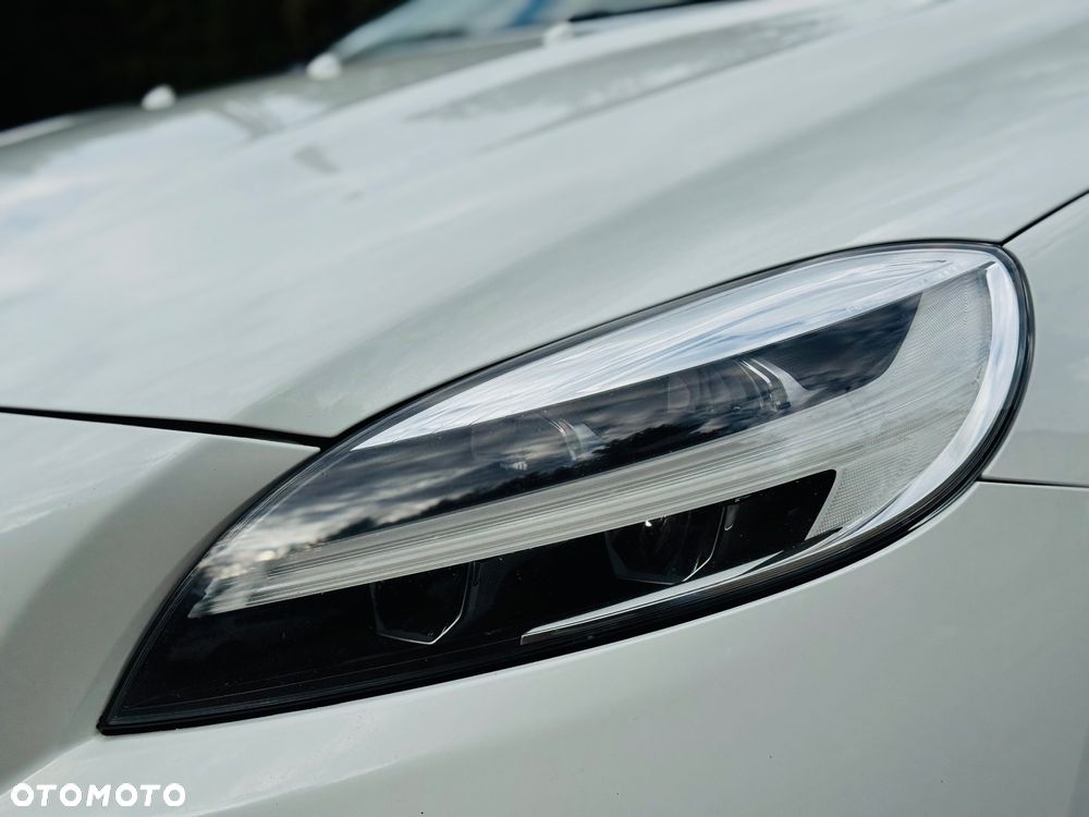 Volvo V40 D4 Drive-E Momentum - 22