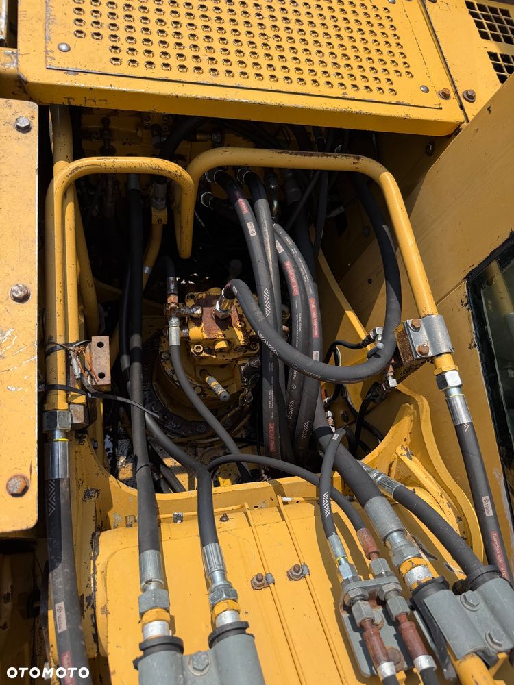 Caterpillar 318B - 8
