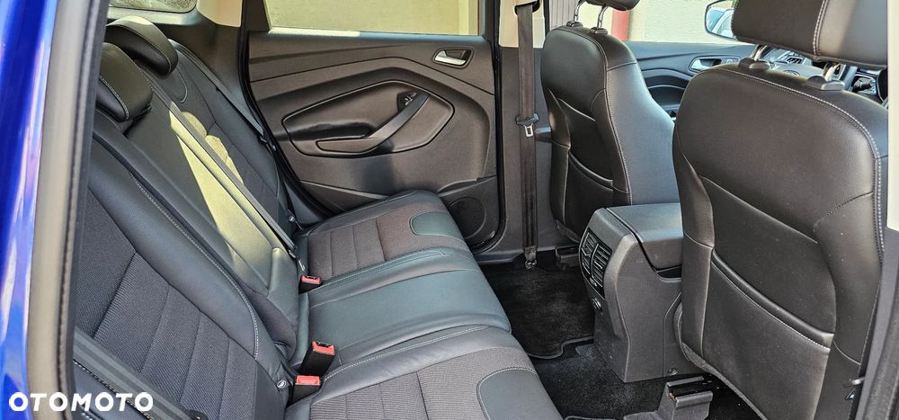 Ford Kuga 1.6 EcoBoost 2x4 Titanium - 9