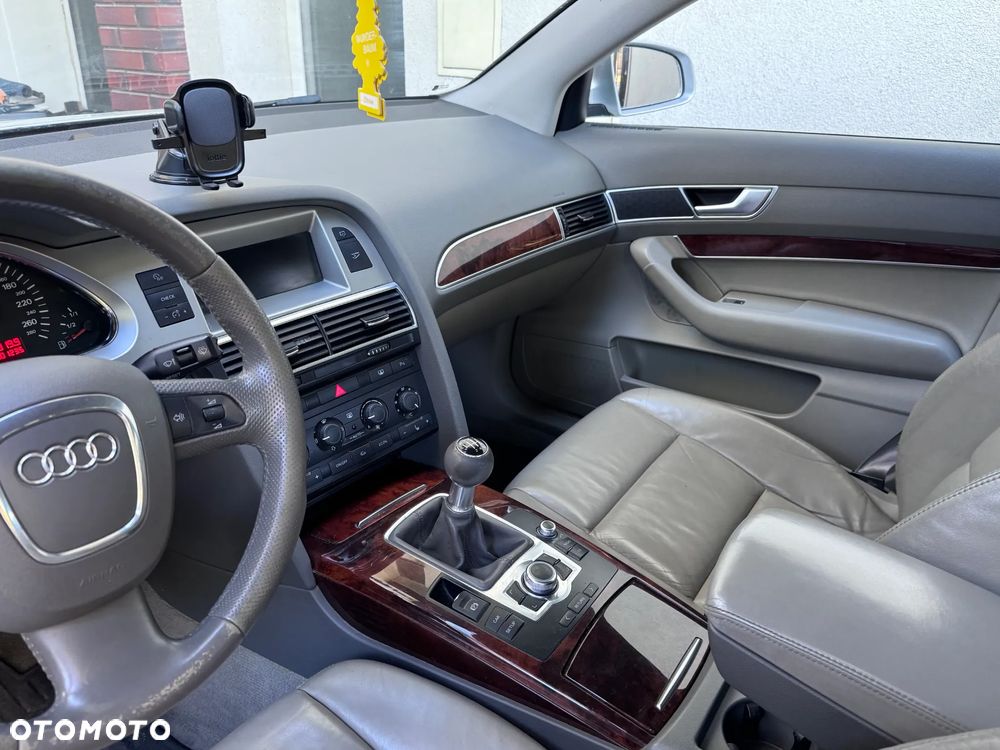 Audi A6 Limousine 2.4 - 18
