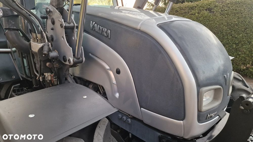 Valtra N121 HiTech, 130 koni, SISU 4cyl TURBO INTECOOLER, 141, 111, 101 - 24