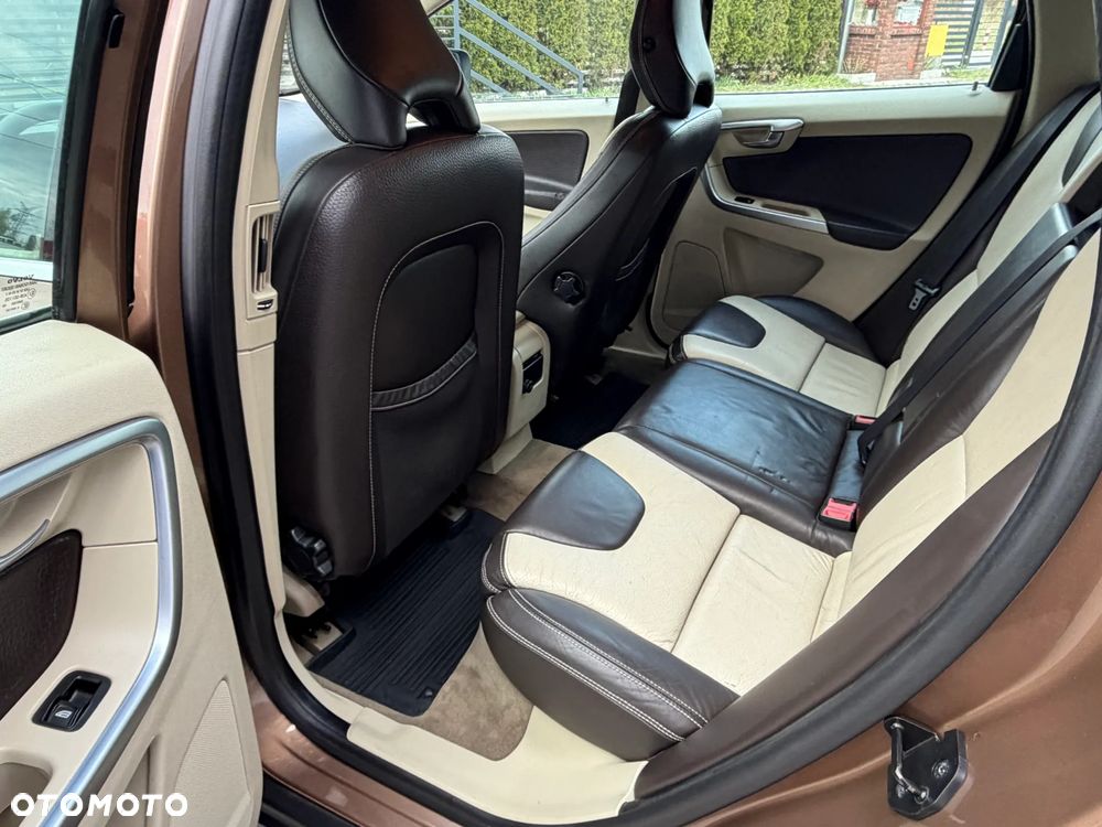 Volvo XC 60 2.4D Summum - 22