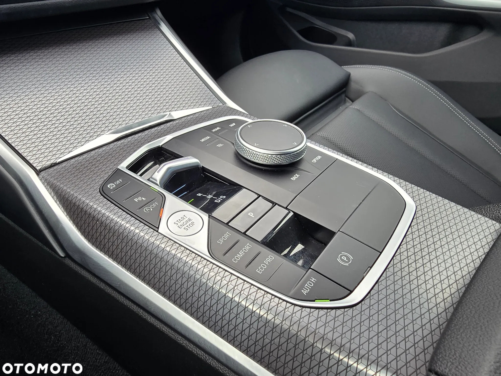 BMW Seria 3 318i - 22