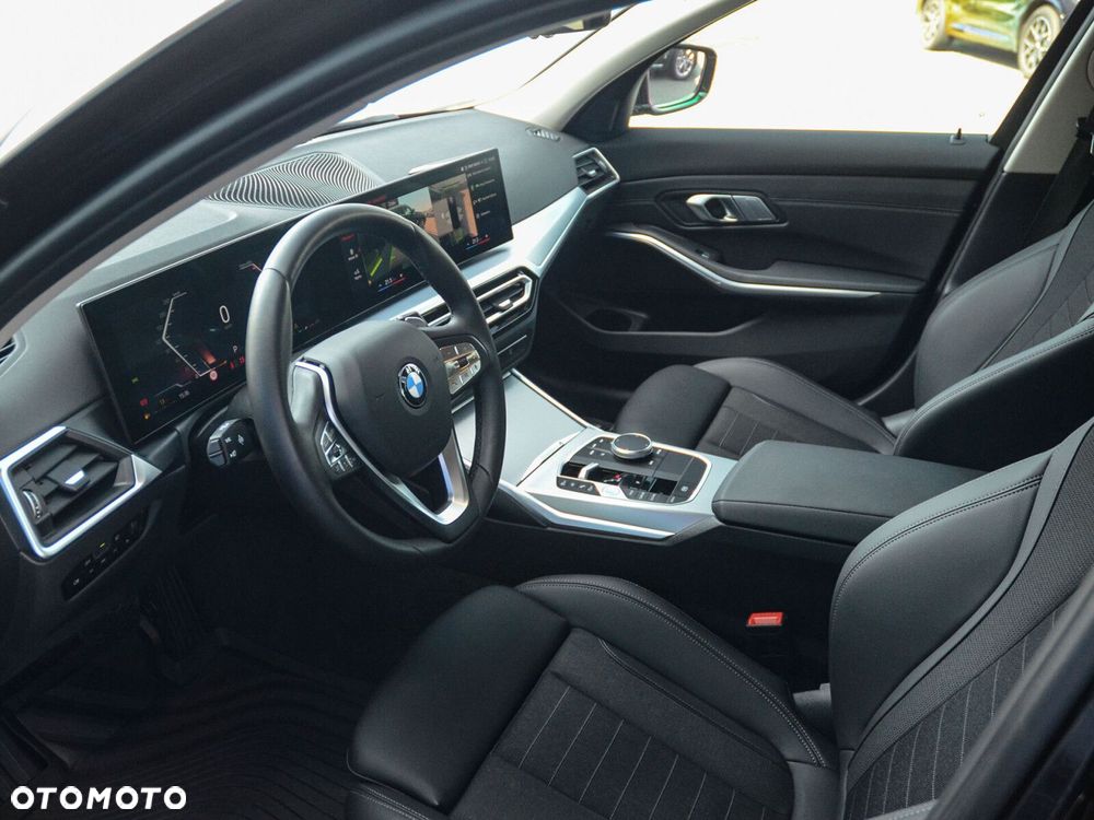 BMW Seria 3 318i - 22