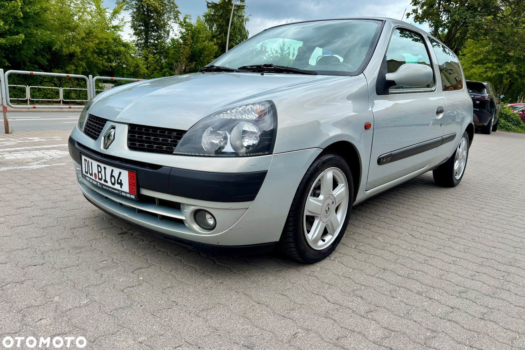Renault Clio 1.4 16V Privilege - 1