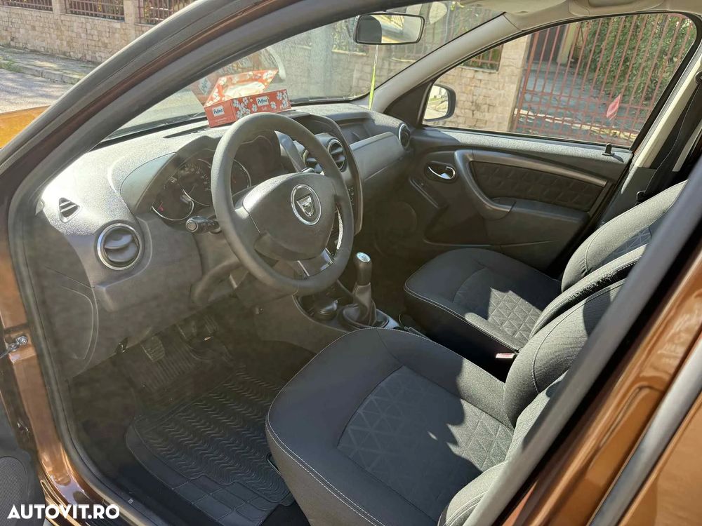 Dacia Duster 1.6 4x2 Laureate - 9
