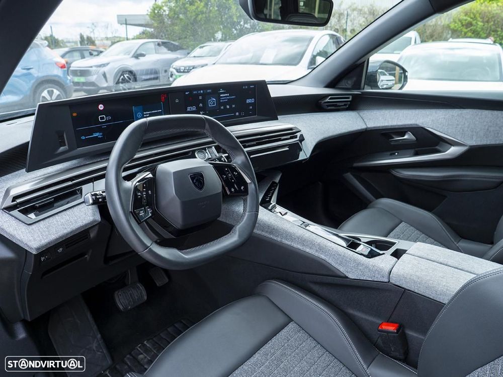 Peugeot E-5008 210 Allure Business - 26