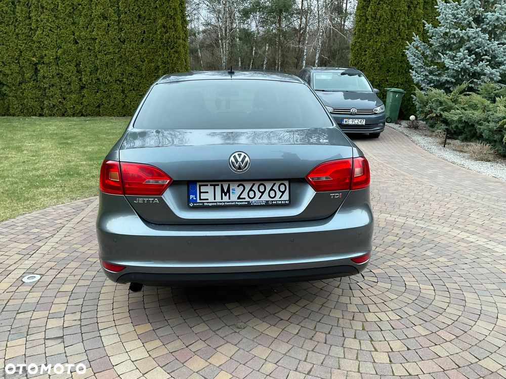 Volkswagen Jetta 1.6 TDI Highline - 6