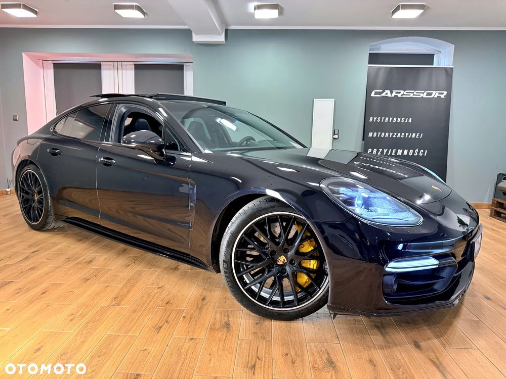 Porsche Panamera Turbo Executive - 12
