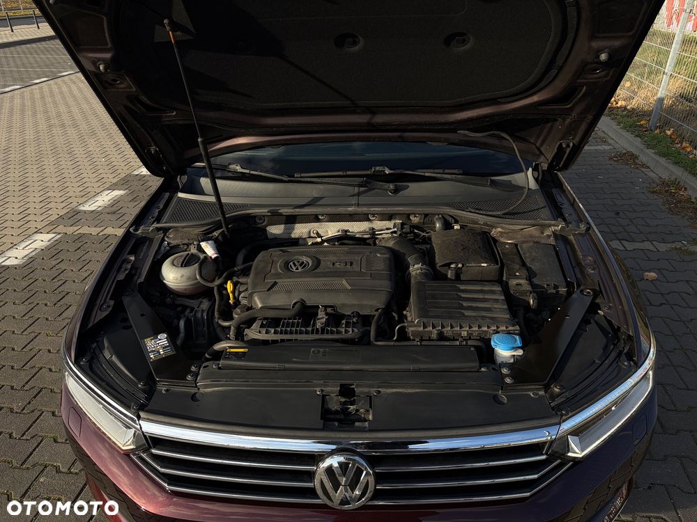 Volkswagen Passat 1.8 TSI BMT Highline - 28