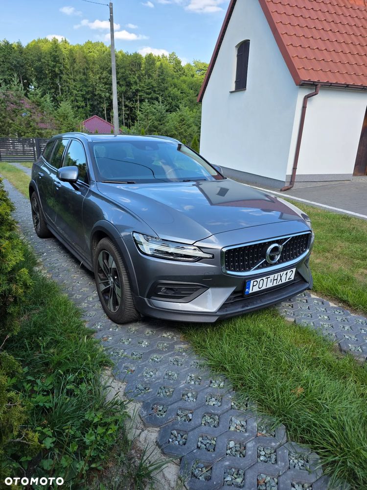 Volvo V60 II (2018- ) B5 B AWD Geartronic Momentum, 2021