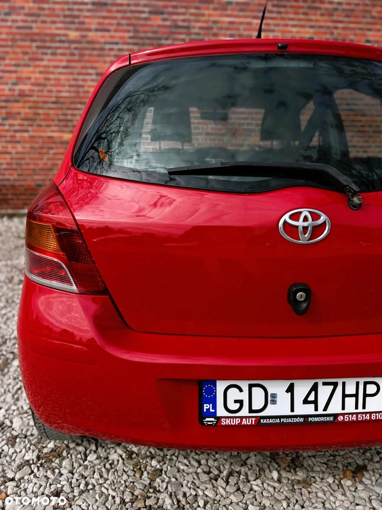 Toyota Yaris - 32