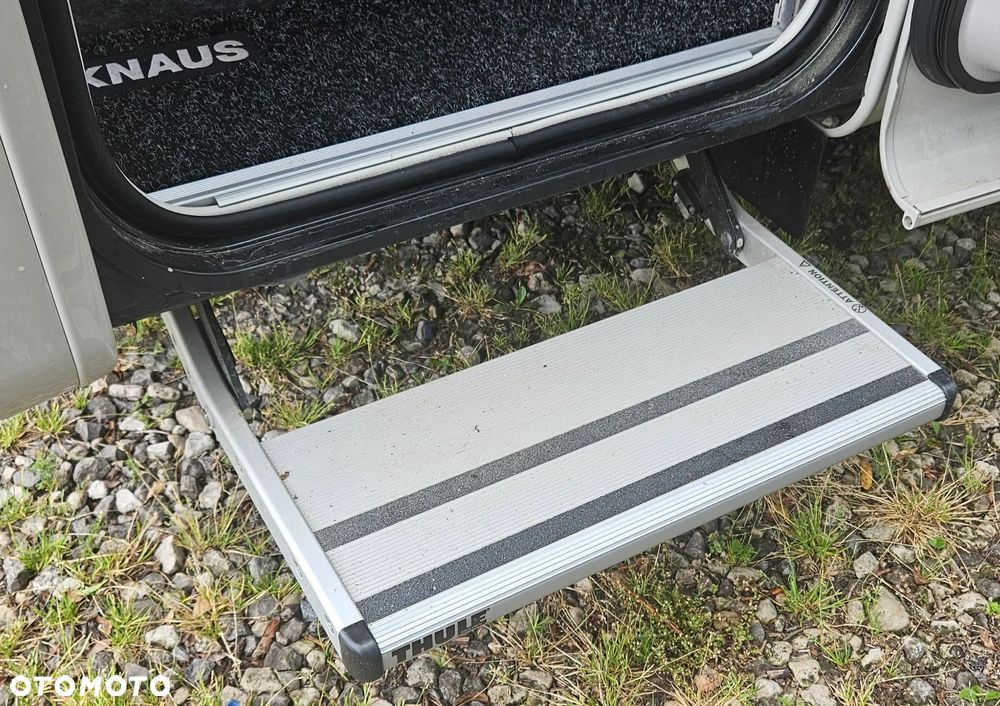 KNAUS 500 LT Tourer Van - 14