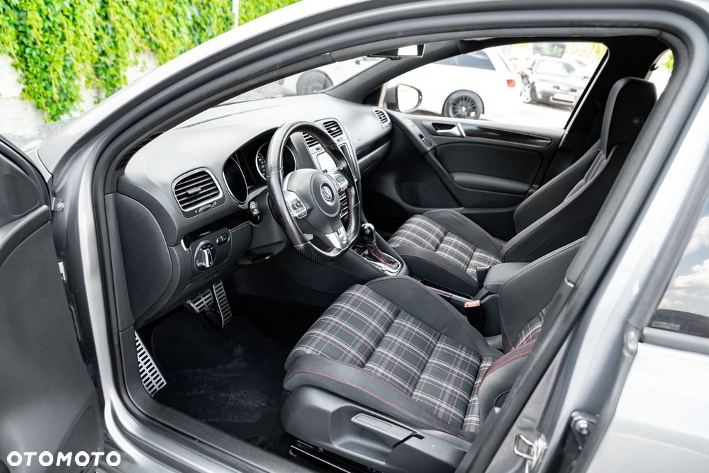 Volkswagen Golf 2.0 GTI DSG - 16