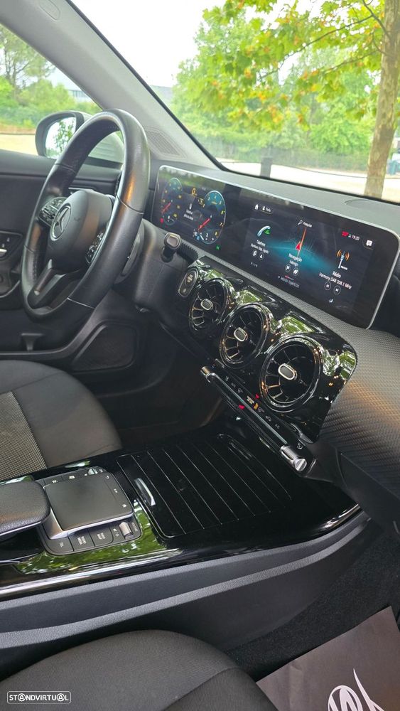 Mercedes-Benz A 180 7G-DCT Edition 2020 - 21