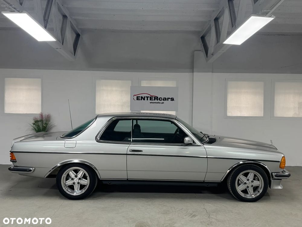 Mercedes-Benz W123 - 8
