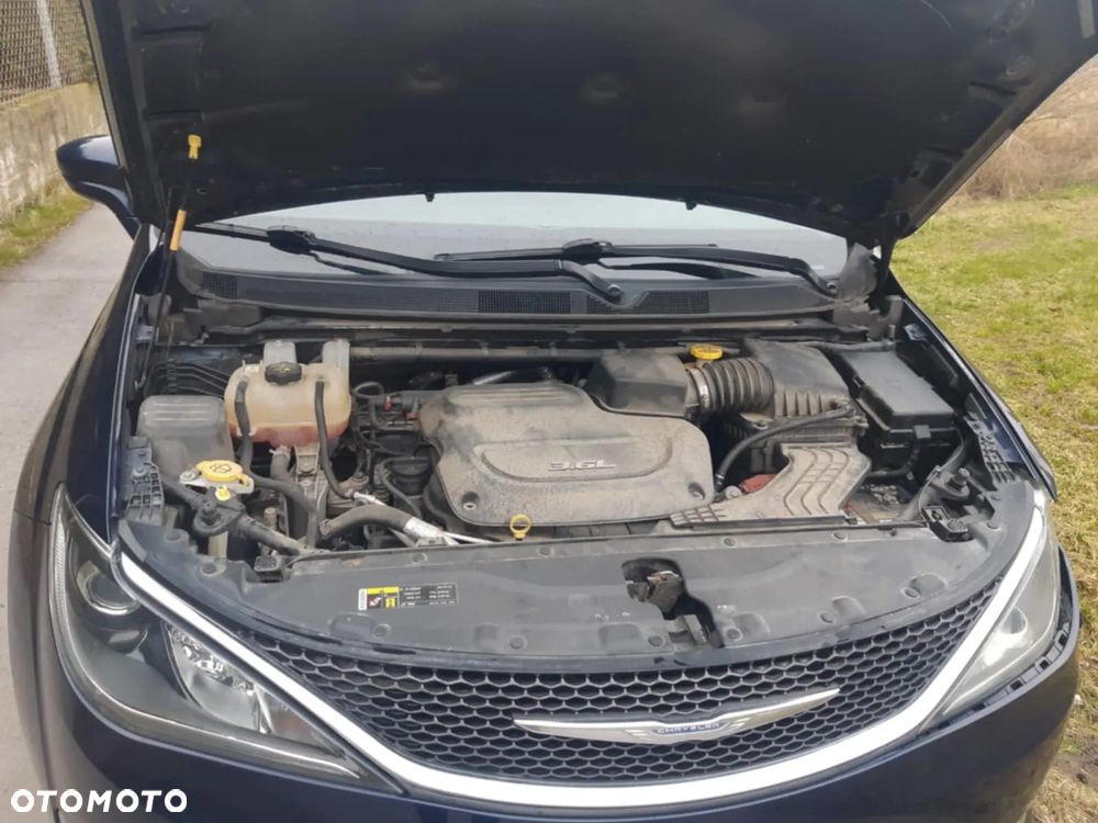 Chrysler Pacifica - 10