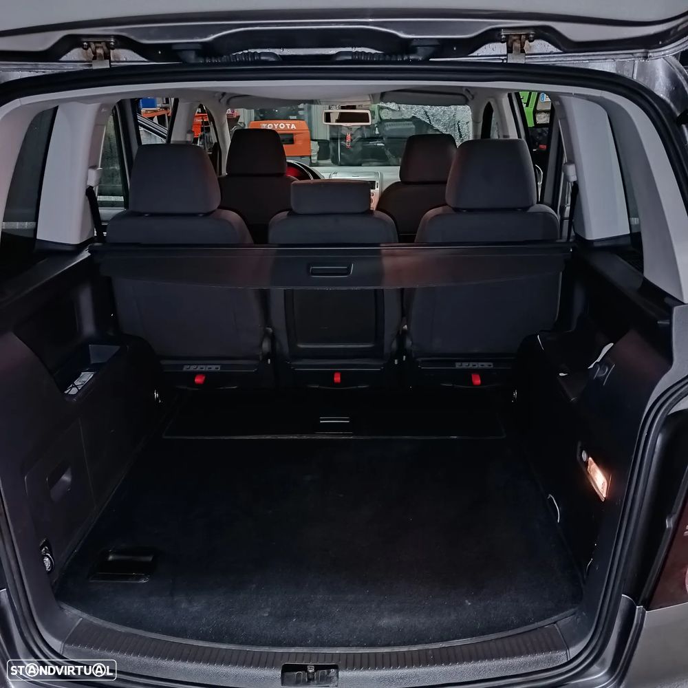 VW Touran 2.0 TDI DPF Highline - 14