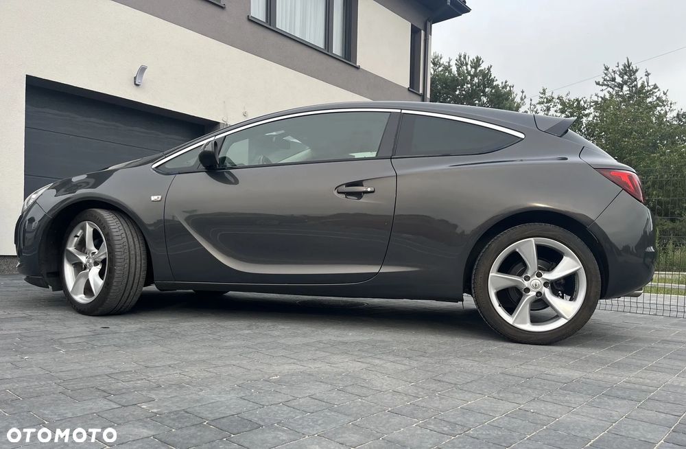 Opel Astra 1.6 T Cosmo - 12