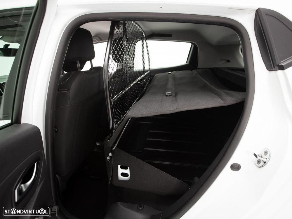 Renault Clio Van - 10