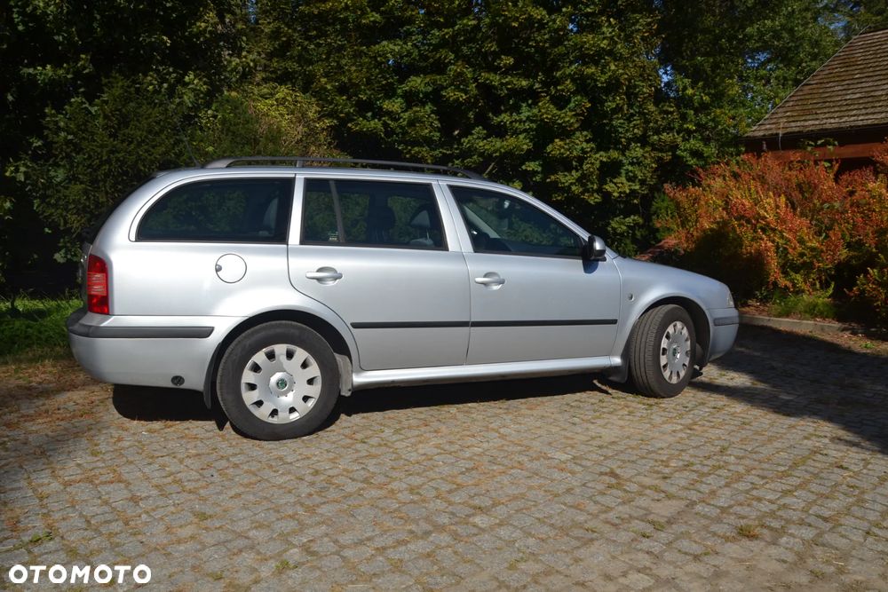 Skoda Octavia 1.6 Tour - 8