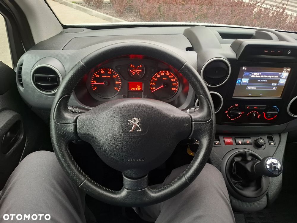 Peugeot Partner LONG 1.6HDI 3OSOBOWY KLIMA NAVI - 18